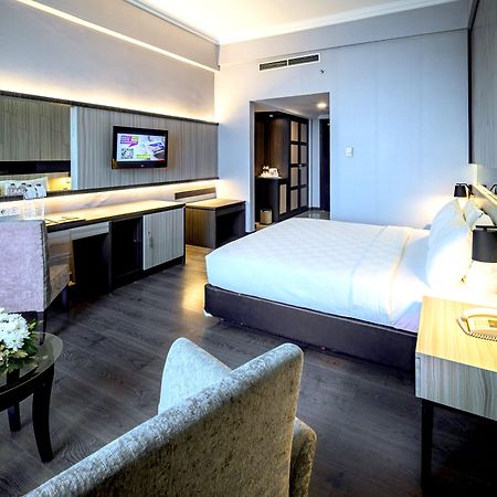 Grand Jatra Hotel Pekanbaru Εξωτερικό φωτογραφία