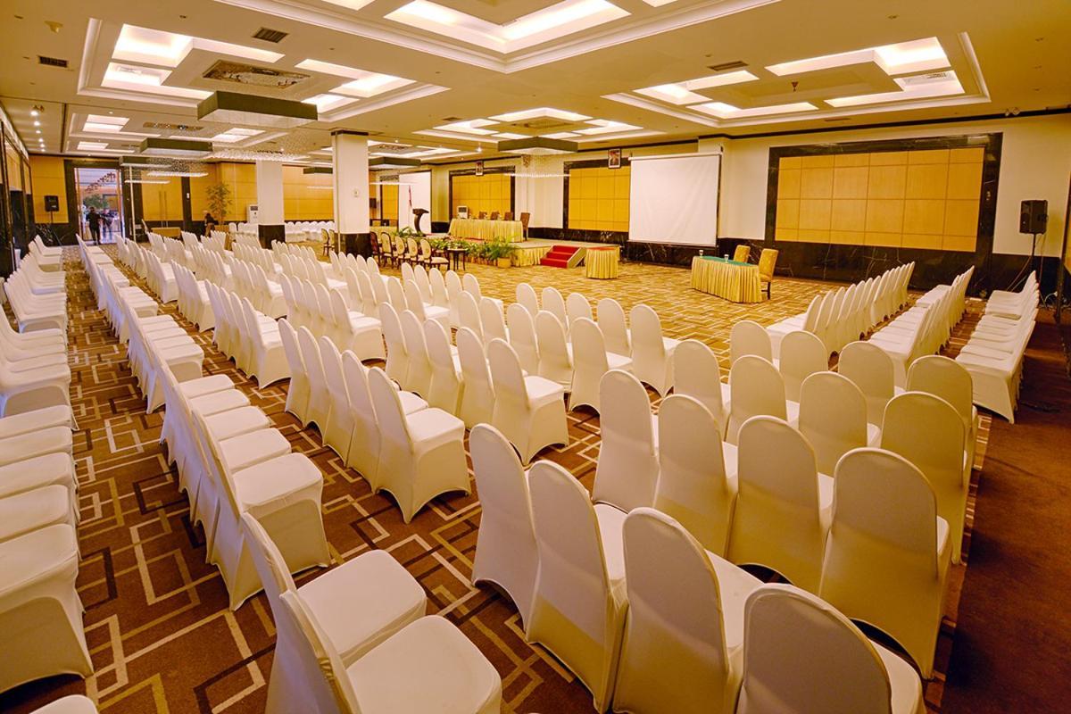 Grand Jatra Hotel Pekanbaru Εξωτερικό φωτογραφία