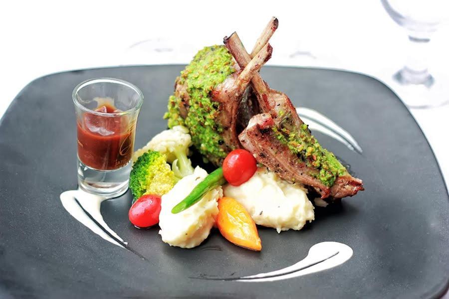 Grand Jatra Hotel Pekanbaru Εξωτερικό φωτογραφία