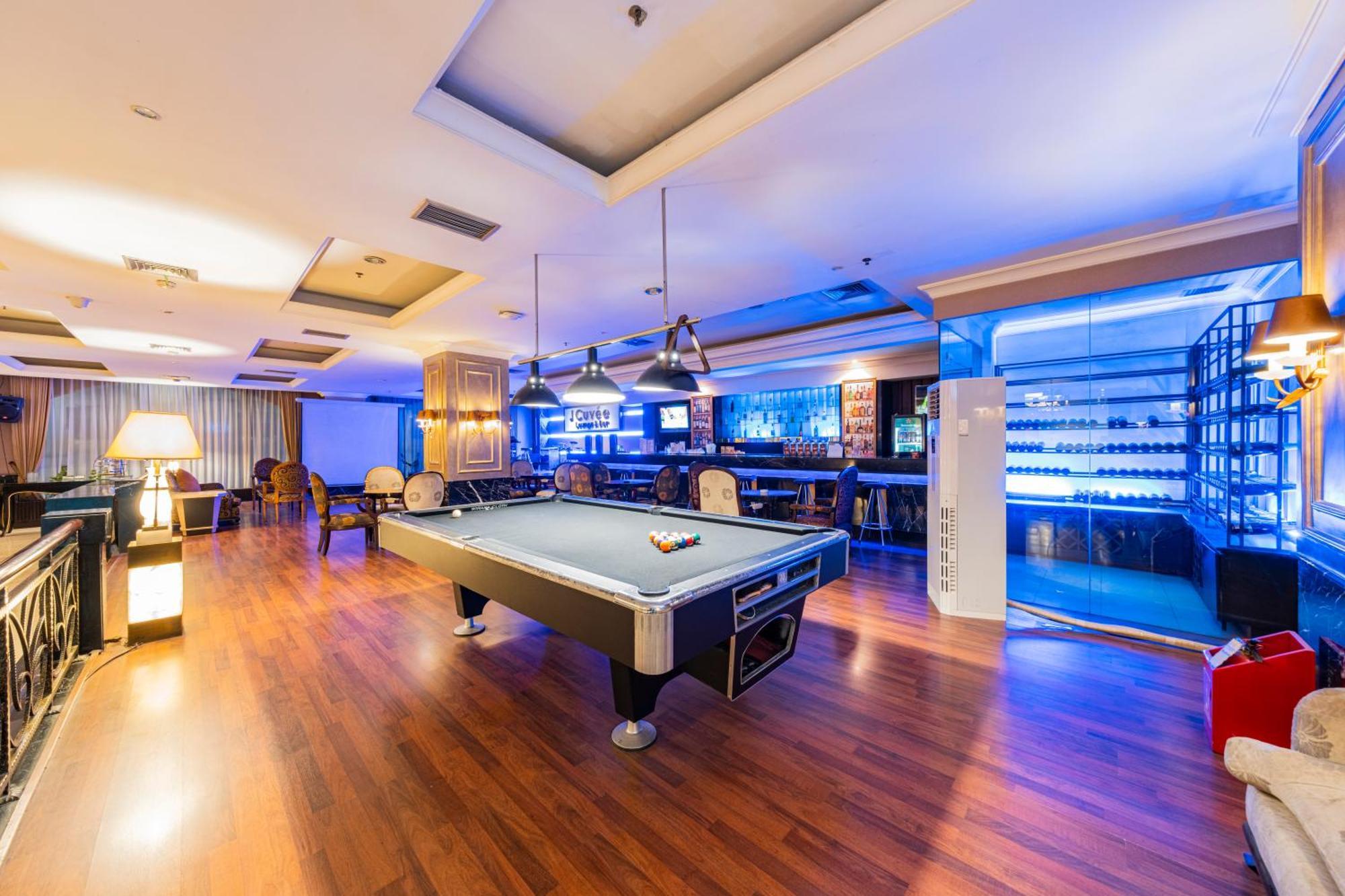 Grand Jatra Hotel Pekanbaru Εξωτερικό φωτογραφία