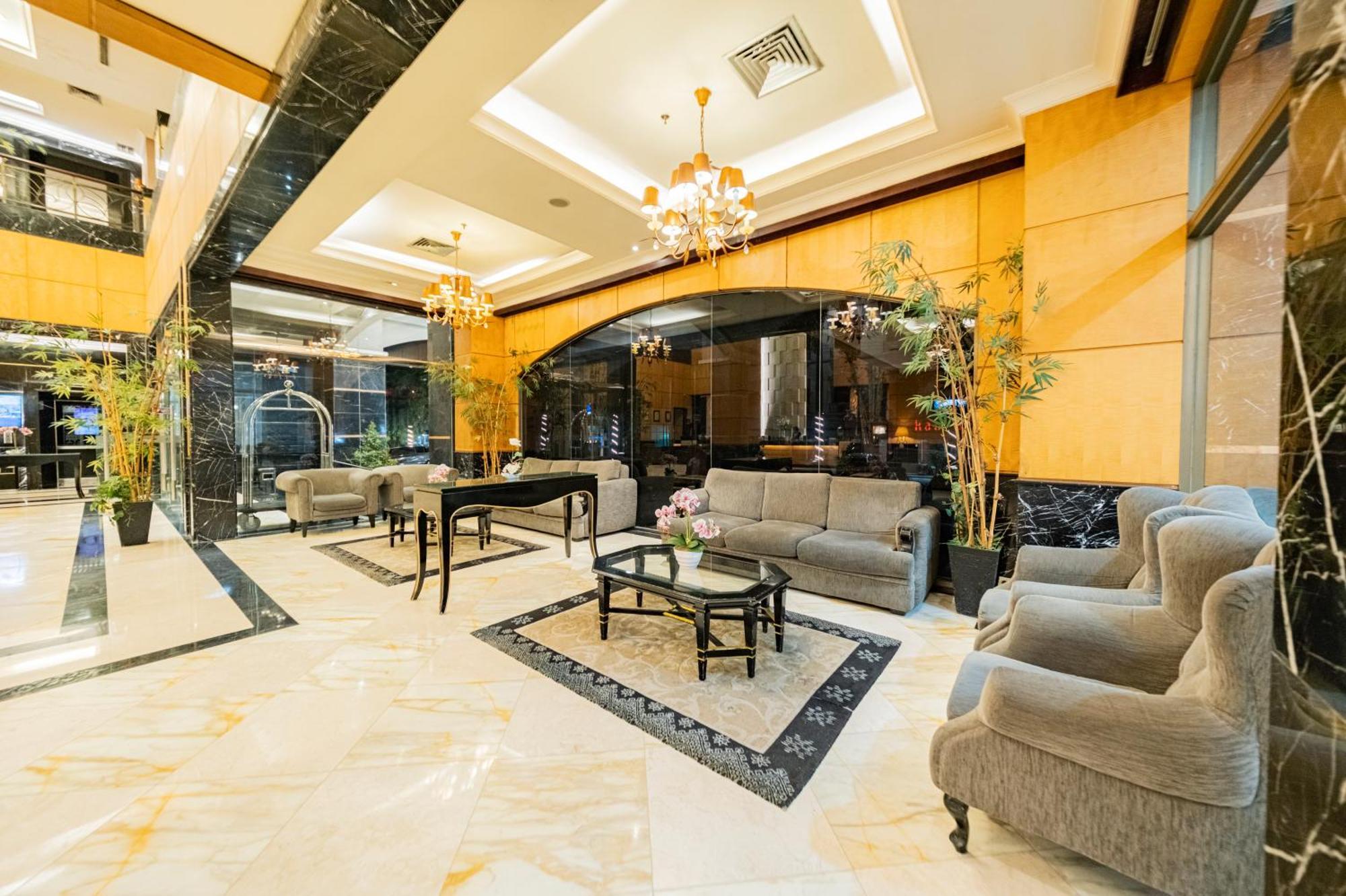 Grand Jatra Hotel Pekanbaru Εξωτερικό φωτογραφία