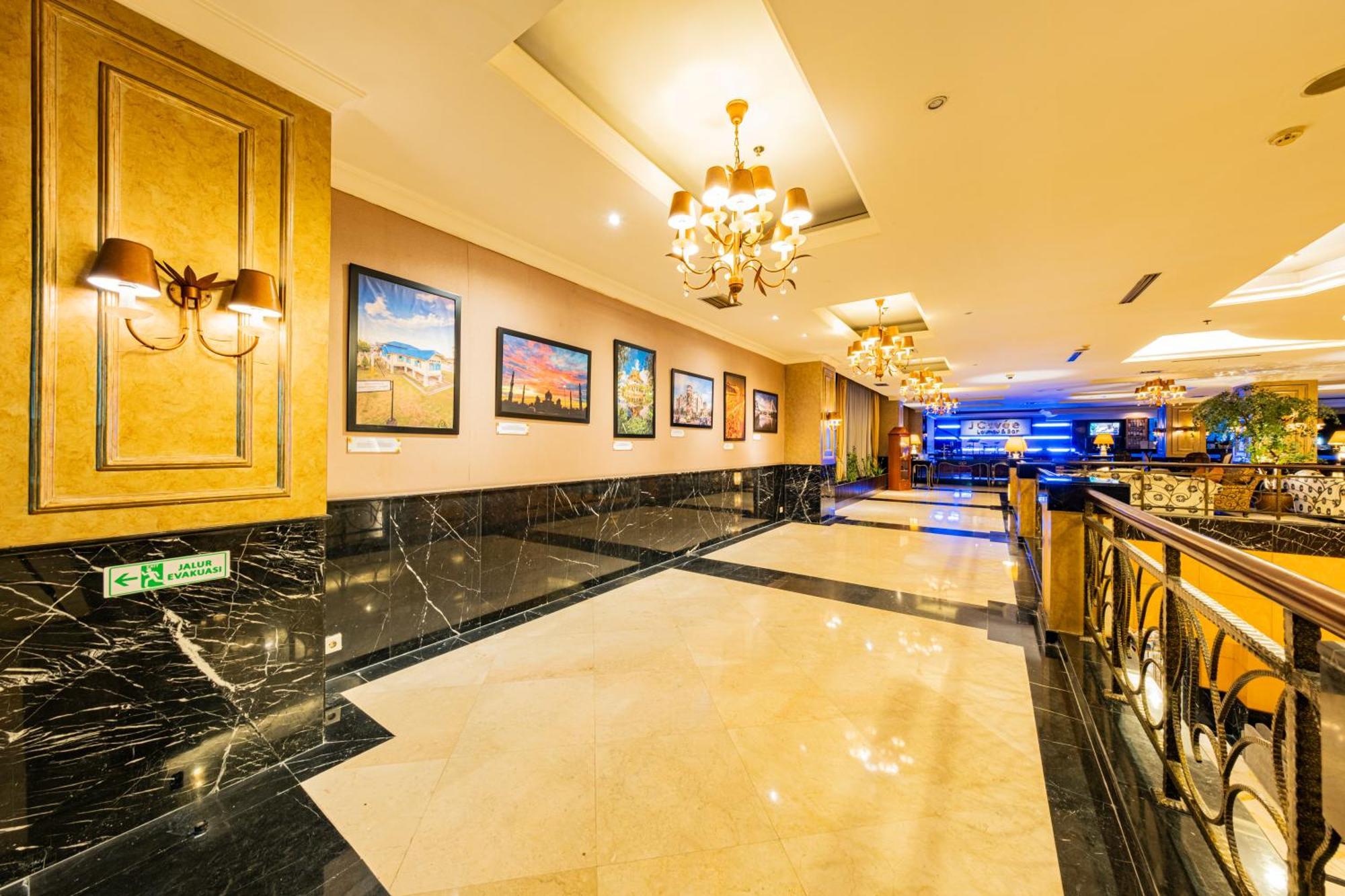 Grand Jatra Hotel Pekanbaru Εξωτερικό φωτογραφία