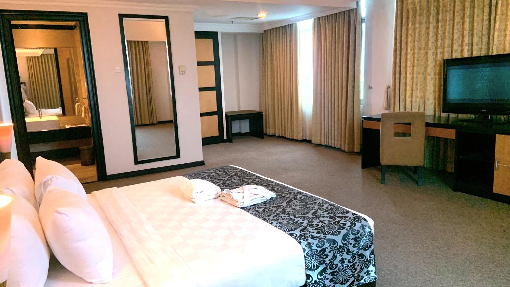 Grand Jatra Hotel Pekanbaru Εξωτερικό φωτογραφία
